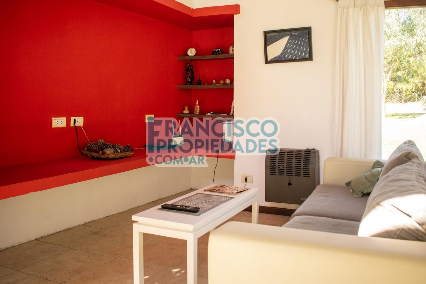 Oportunidad en Mar de las Pampas - 2 casas sobre lote en esquina