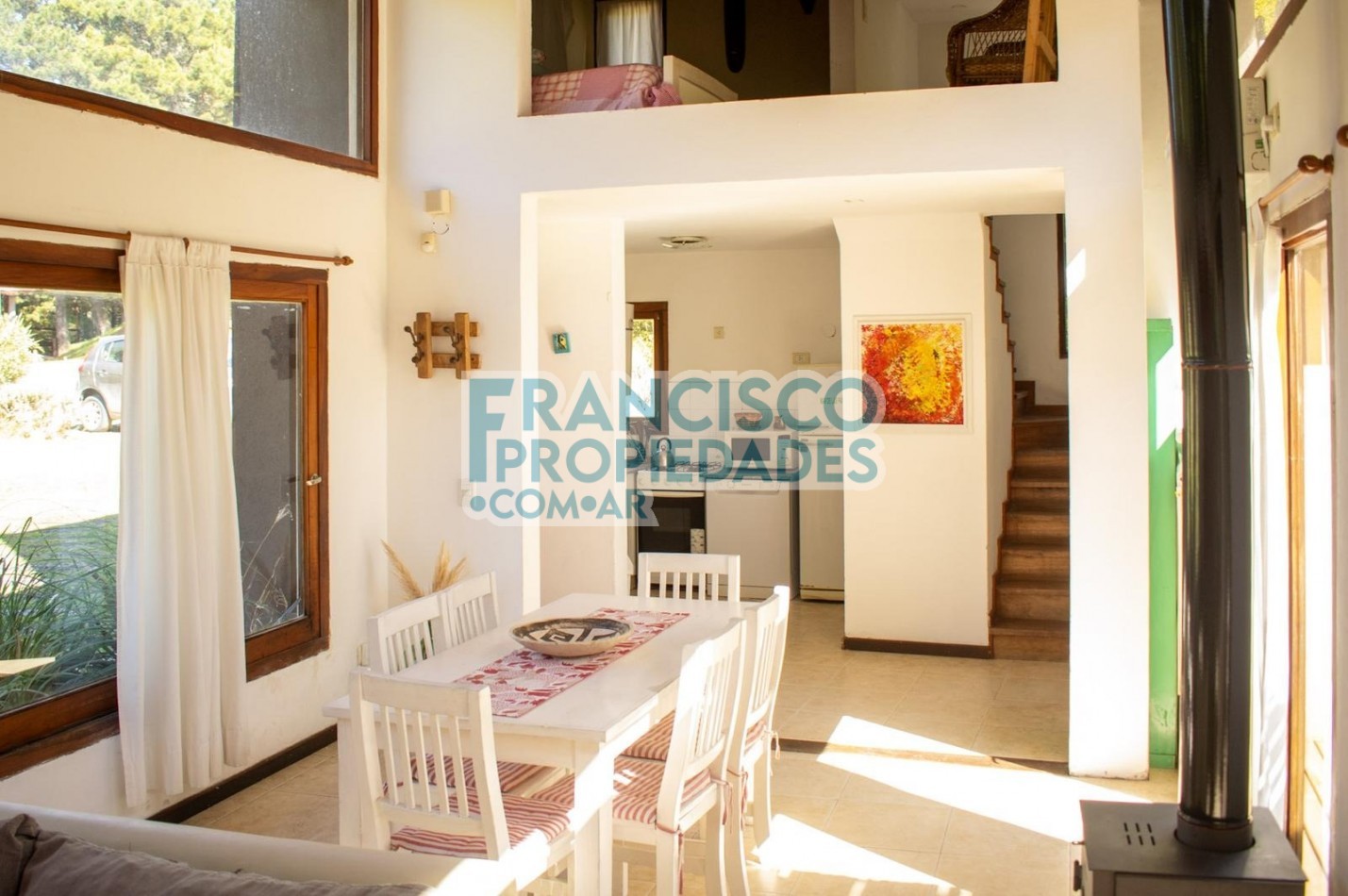 Oportunidad en Mar de las Pampas - 2 casas sobre lote en esquina