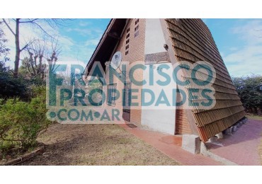 Casa con amplio lote - Zona Sur, Villa Gesell